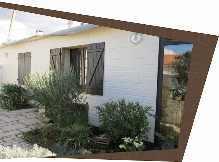 Photo-Remaud-Menuiserie-economie-chauffage-Isolation-thermique-par-l-exterieur-vendee-Saint-Gilles-1024x768 Façade isolée par l’extérieur avec bardage bois à Saint-Gilles-Croix-de-Vie