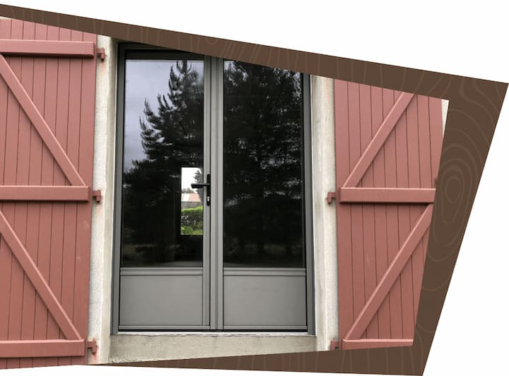 Remplacement-pose-porte-vitree-Coex-YR-Menuiserie-St-Gilles Pose de porte fenêtre sur mesure à Saint Gilles Croix de Vie en Vendée